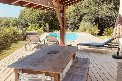 Image de Maison avec piscine au calme proche des plages