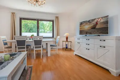 Image de Geräumiges Ferienhaus in Ländlicher Idylle mit Stellplatz, Wlan und Terrasse