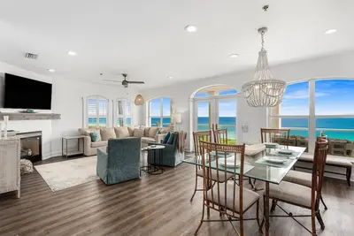 Image de Villas at Sunset Beach Villa Soluna-Beachfront, Pool, Seacrest, 4 Bikes, Slps 11