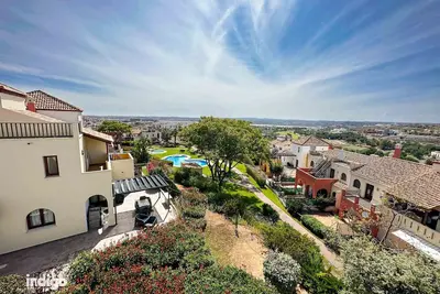 Image de Maison de ville lumineuse rénovée de 3 chambres Ali001