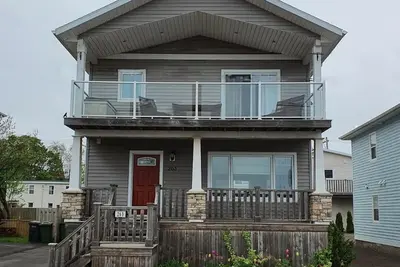 Image de Peaceful Water View House!