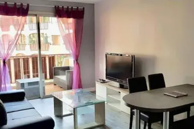 Image de Beau 2 p, résidence piscine, parfaitement situé