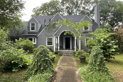 Image de The Fig Tree Garden House. \nCasual elegance in a park like setting