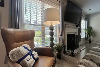 Image de New! Freshly Furnished 4 Bedroom Sweet Kentucky Home in the heart of Lexington.