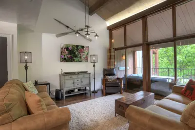 Image de 4th Hole Hideaway (#757) |10 min to Ski - Golf - Ac/Pool/Hot Tub/Fitness/Deck