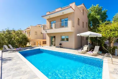 Image de Villa Panorama Tria - Quatre Chambres Villa, Couchages 8