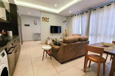 Image de Luxurious Oasis with Private Pool, Gym, and Unforgettable Charm