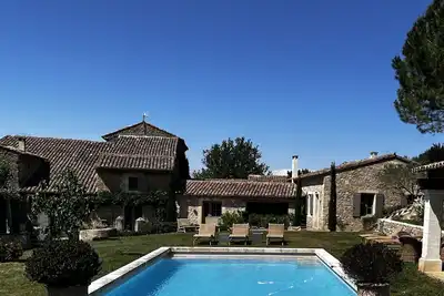 Image de Très Beau Mas 18ème à 10mns à pieds du coeur de Ménerbes et à 15mns de Gordes