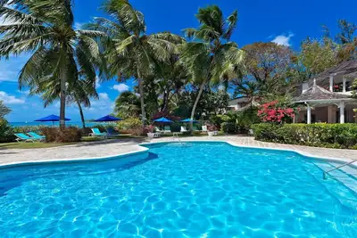 Image de Stunning Beachfront Villa On A Secure Development - Great Sea Views