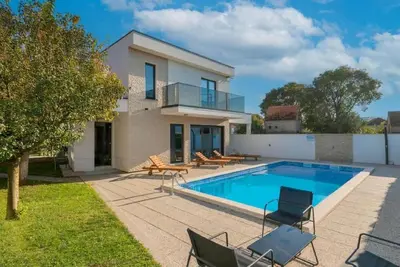 Maison de vacances Donji Prolozac pour 1 - 9 personnes avec 4 chambres à coucher - Maison de vacance
