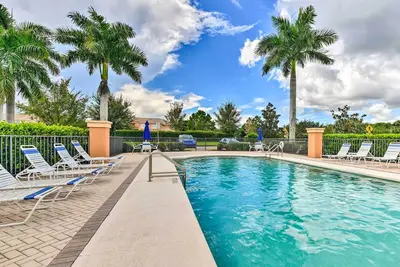 Image de Sunny Bradenton Escape w\/ Pool Access & Lake Views