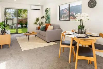 Image de 2 bed Escape Heart of Riccarton with carpark