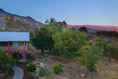 Image de Casa Verde Estate | Stunning Mountain Views | 2 acres 3300 sq feet| Walk to Town