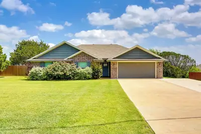 Image de Inviting Granbury Home w/ Fire Pit: 3 Mi to Lake!