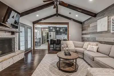 Image de Beautiful cozy home in Tulsa. Walking distance to Saint Francis hospital.