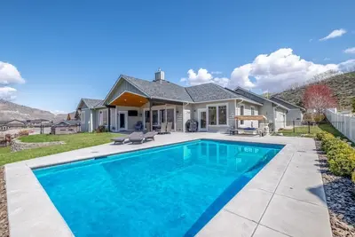 Image de Prime views, private pool & spa, quiet, family/ foodie paradise mins from Chelan