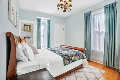 Image de Stunning Victorian Gem -5b/4. 5bath\n