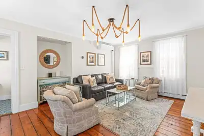 Image de Historic Mystic Home, Walk to Seaport & Downtown