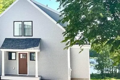 Image de 4bd 4. 5ba Pet-Friendly Riverfront Home