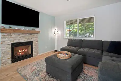 Image de Quiet Retreat, Fenced Yard, Pet Friendly, Ac