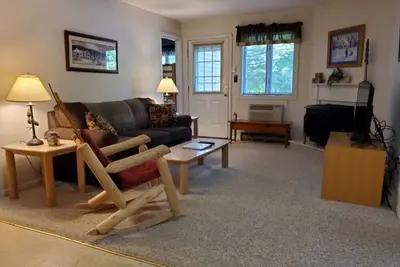 Image de 1st Floor, Close to pools and game room. #119