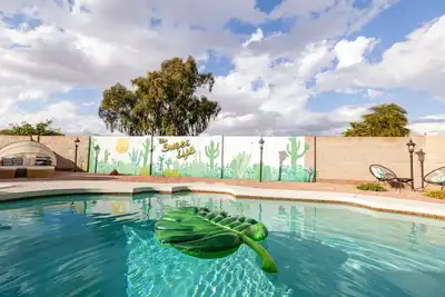 Image de ༄The Sweet Life༄Pool Heater, Jacuzzi, Arcade!