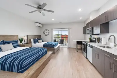 Image de 2 Queen Studio Apartment - Lincoln Park Boutique Hotel