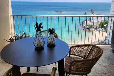 Image de Luxury Beachfront Condo in Isla Verde: Ocean Views, Free Parking, Near Airport