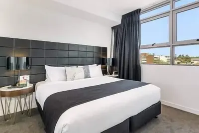 Image de Chatswood Cbd 2br l Balcony l Parking l Office