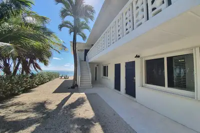 Image de Direct Ocean Front, Beautiful Views, Close to Everything. Monthly Rentals Only