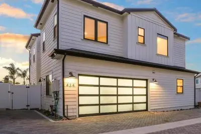 Image de Family-Friendly Luxe Beach Retreat w/ Hot Tub