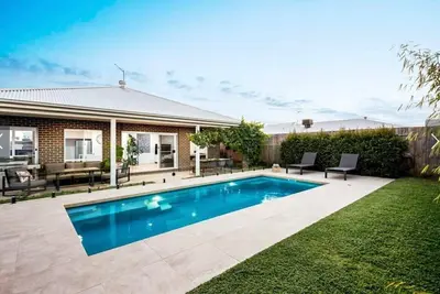 Image de Regal Park Villa with Pool and Alfresco Living