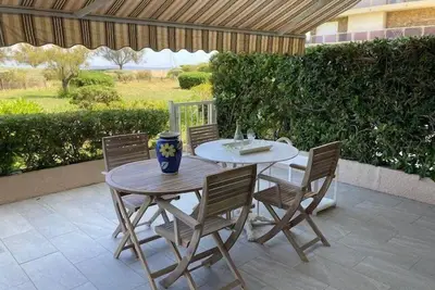 Image de T2 les Pieds dans l'eau au Lavandou