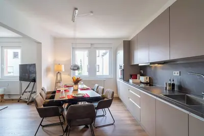 Image de LiT LiVING: Luxury | Box SprIng | Netflix | 3 Br