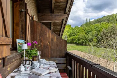 Image de Appartement \"Pardellerhof Tschafonblick\" avec vue sur les montagnes, terrasse partagée et Wi-Fi
