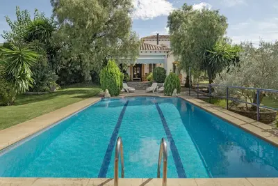 Image de Maison de campagne 'El Olivar Ronda' avec vue sur la montagne, Wi-Fi et climatisation