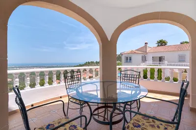 Image de Maison de vacances 'Chalet Tossal Gros' avec vue sur la mer, Wi-Fi et climatisation