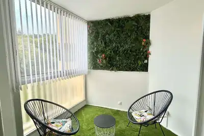 Studio Confortable avec Véranda Proche Centre Ajaccio, 2 Couchages, Parking Facile, Tout Inclus