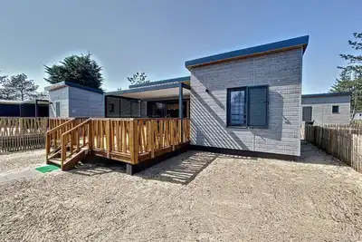 Image de Chalet cosy 4 pers - Piscine chauffée - Proche plage et commerces - Terrasse et jardin privés