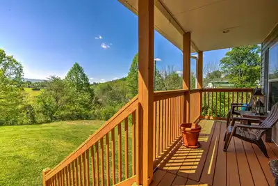 Image de Immerse yourself in the beautiful setting of the tranquil riverside by staying in our 3br 2Bath home