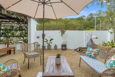 Image de Villa Paralia - Mediterranean Entertainers' Home in The Heart of Currumbin - Min. 3 Night Stays -