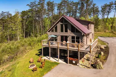 Image de 3br Lodge w/ Theater, Game Room, Hot Tub, Fire Pit