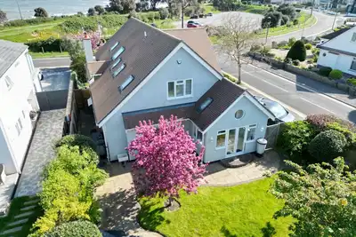 Image de The Beach House - a stone's throw from Avon Beach, Friars Cliff