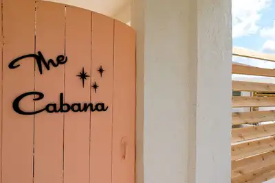 Image de Free Htd Pool | Mural |  Porch | Fire Table |  2 King Beds | 6 Tvs