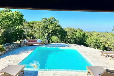 Image de Magnifique Propriété Avec Piscine et vue mer