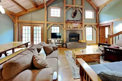 Image de A Winter View | Spacious Home Near Area Attractions + Hot Tub