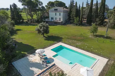 Image de Maison de Maitre avec grande piscine privée et accès direct au Canal du midi
