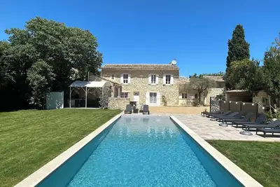 Image de Grand Mas Provençal rénové avec piscine