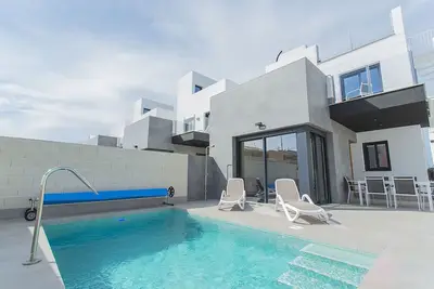 Image de 208 Luxury Villa Pool Sauna Cinema - Alicante Hol