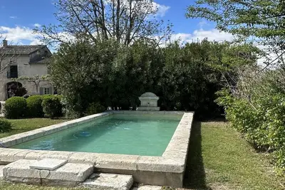 Image de Charmant Mas Contemporain Avec Piscine Proche des Alpilles
